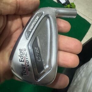 Tour  Edge Iron 7 Heads New 
Available in right and left handed